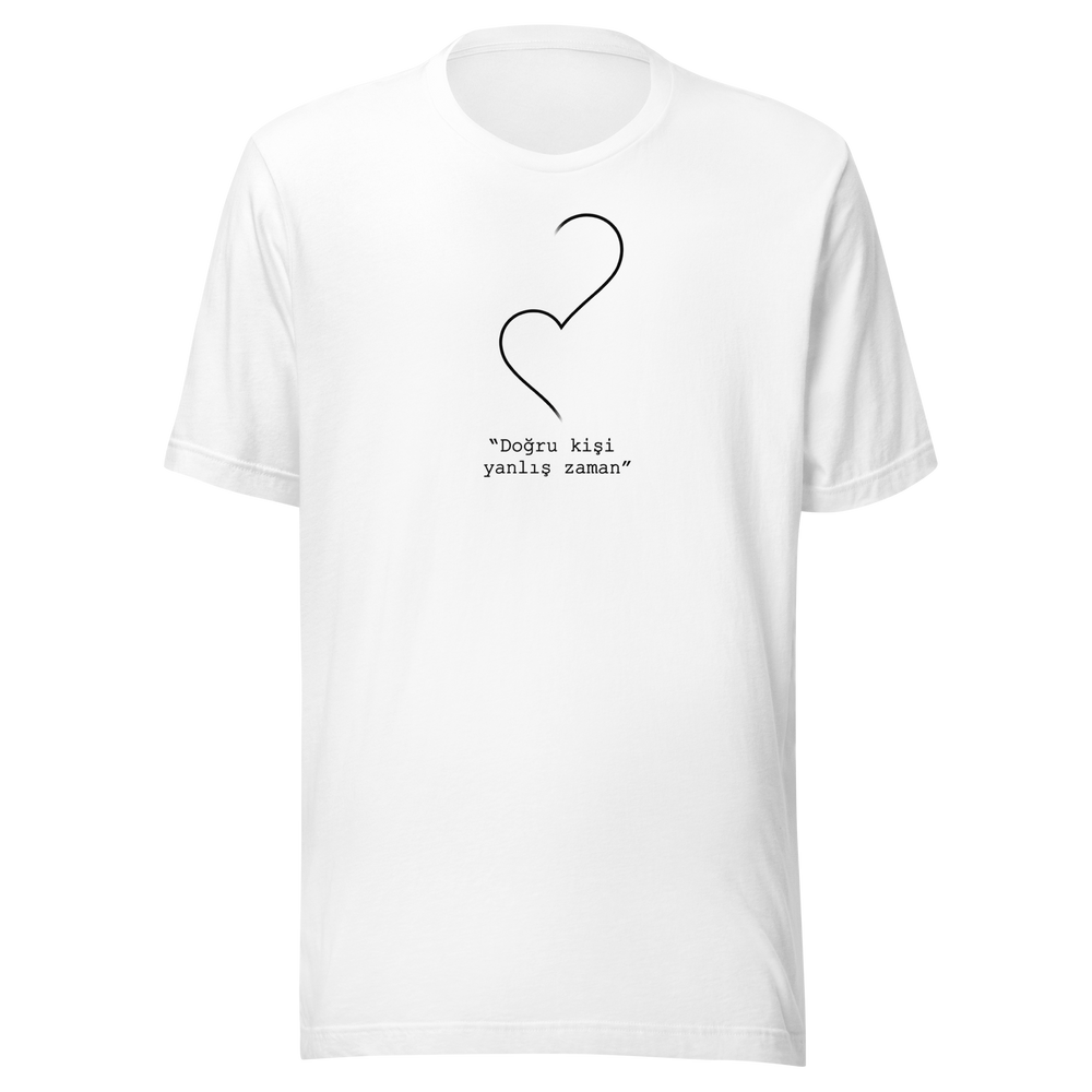 Maglietta unisex White, vista frontale. La persona giusta, il momento sbagliato. Mockup nativo trasparente.