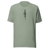 Maglietta unisex Sage, vista frontale. Iran — Nome in verticale · Maglietta unisex Mockup nativo trasparente.